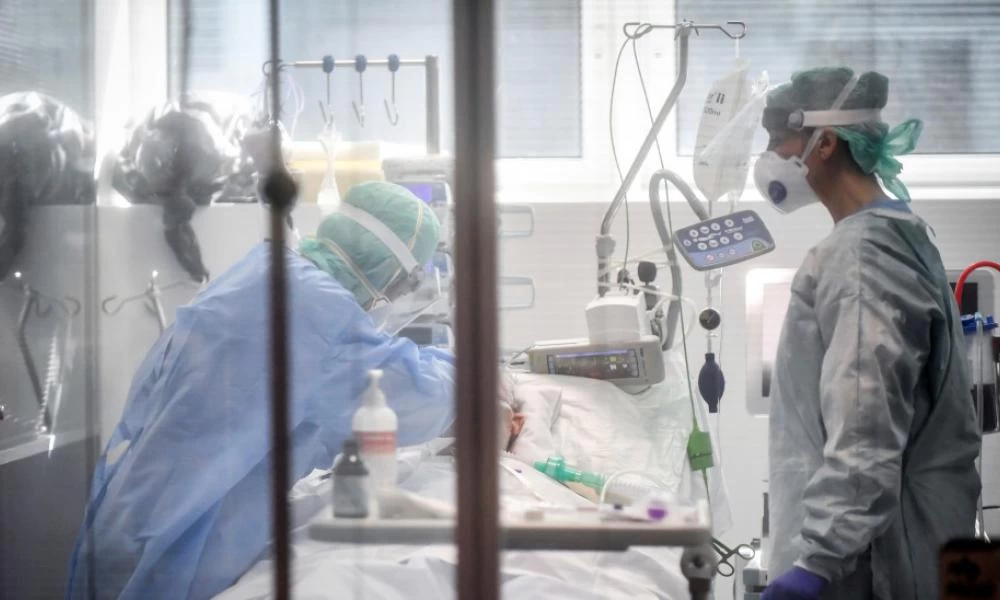 Δερμιτζάκης για κορονοϊό: Οδεύουμε προς το κακό σενάριο – Φόβοι για 1.000 κρούσματα ημερησίως και συνθήκες Ιταλίας